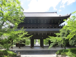 Largest temple gates in Japan